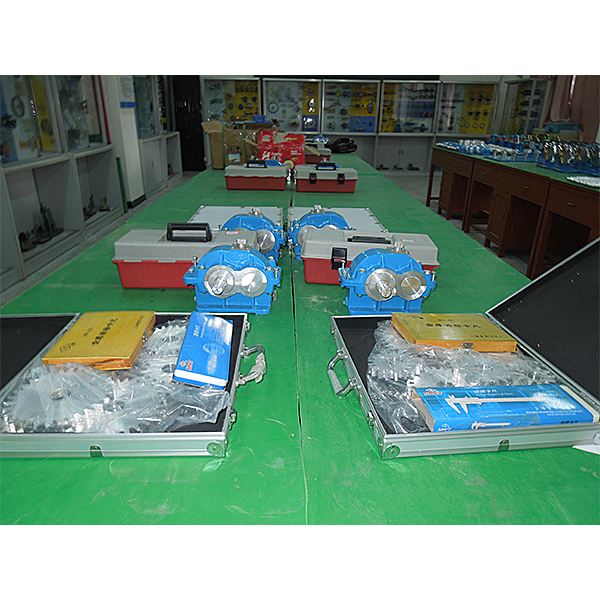 維修電工實(shí)訓(xùn)報(bào)告小結(jié)范文(圖1) 維修電工實(shí)訓(xùn)報(bào)告小結(jié)范文(圖1)