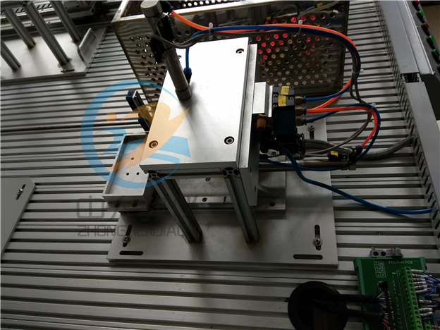 工業(yè)機(jī)器人與智能視覺系統(tǒng)應(yīng)用實(shí)訓(xùn)裝置,機(jī)器人實(shí)訓(xùn)臺(tái)，裝配單元